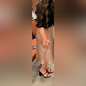 Mauve midi satin skirt